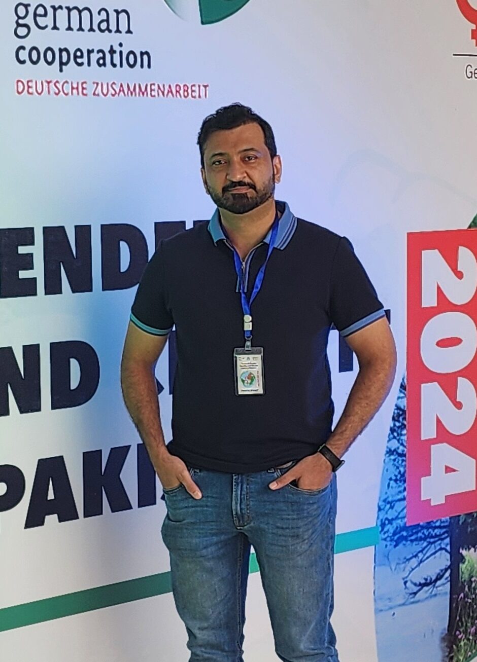 Dr Hashaam Akhtar